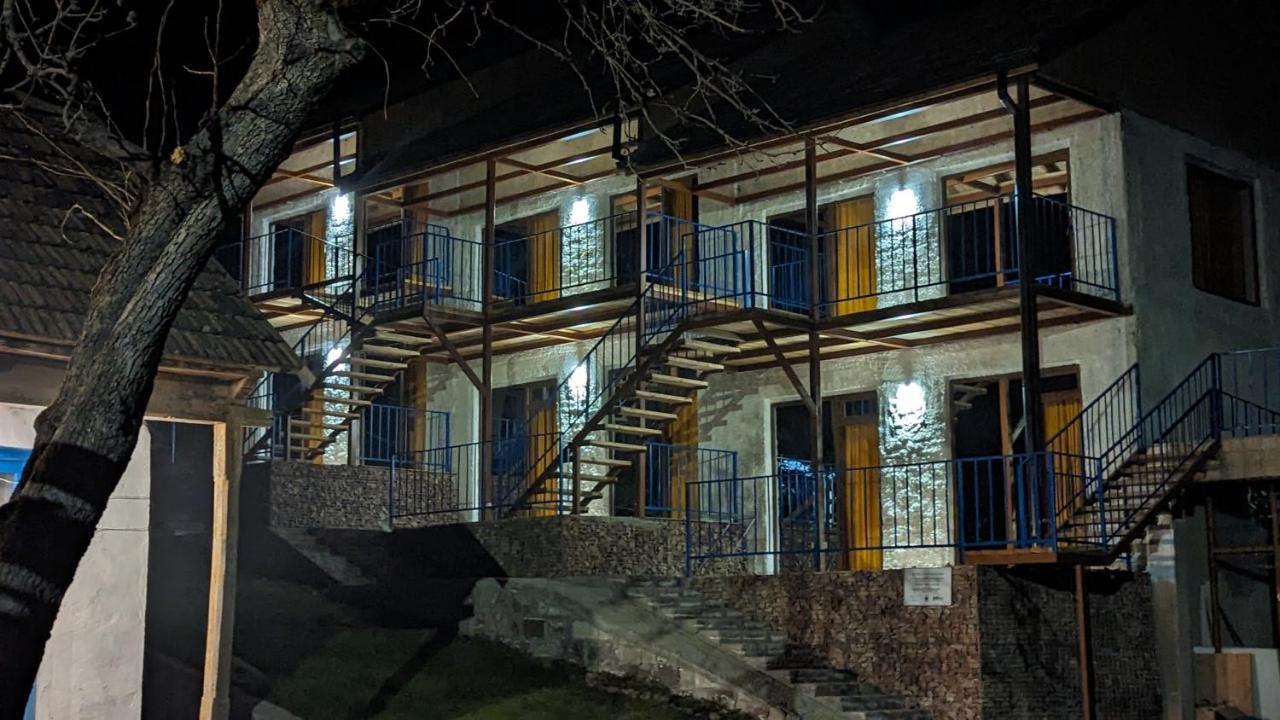 Hotel Arevi Gosh エクステリア 写真